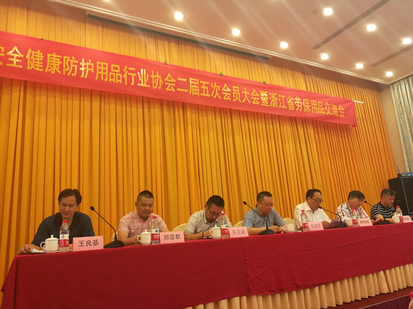 1529031952607479.jpg 1529025054829781.jpg