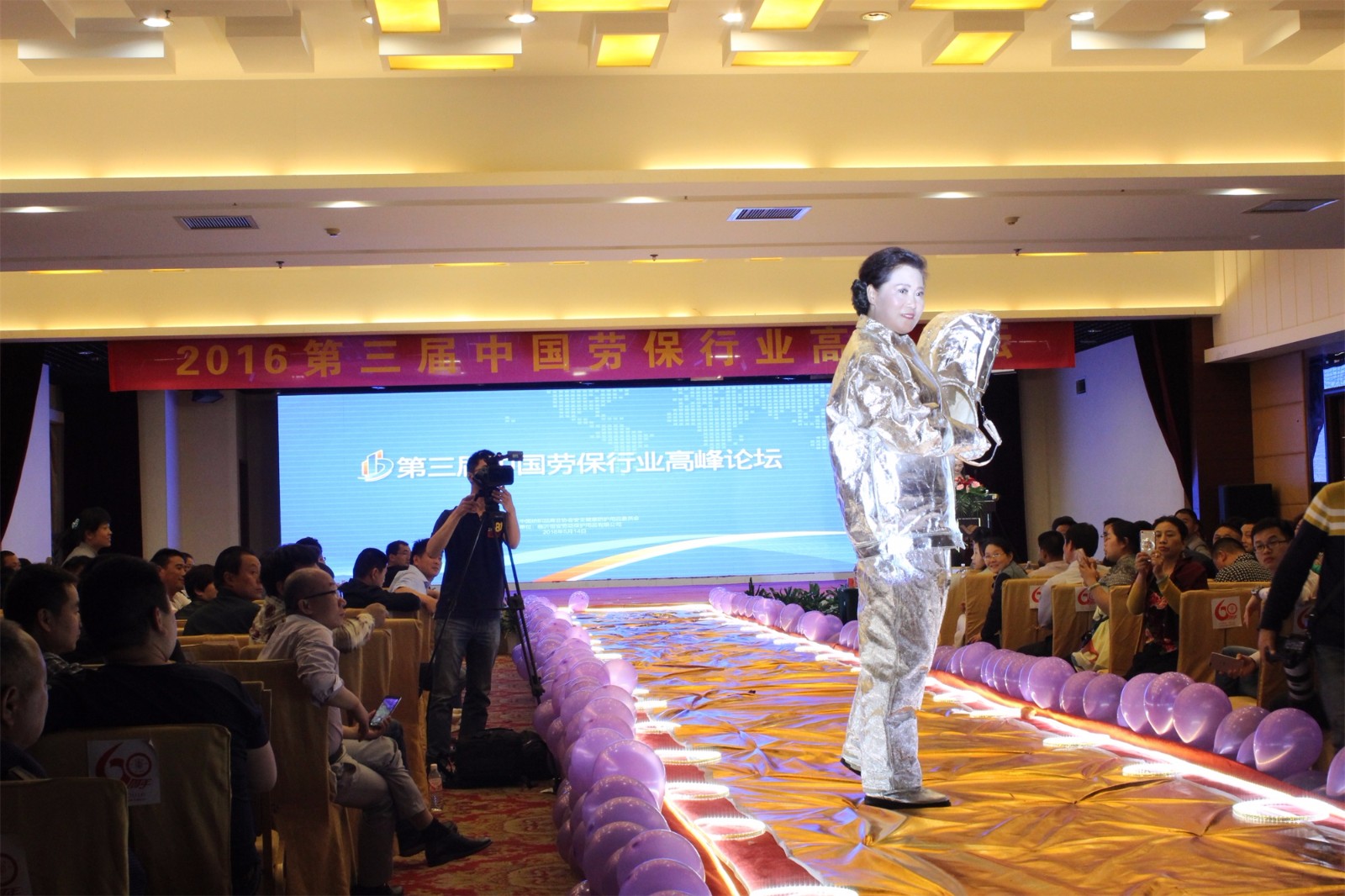 1463378426102712.jpg 模特展示.jpg